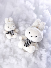 Cargar imagen en el visor de la galería, Miffy with Scarf - 23 cm - 9

