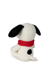 Cargar imagen en el visor de la galería, Snoopy with Scarf - 17 cm - 7
