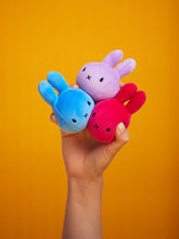 Cargar imagen en el visor de la galería, Miffy Squish Ball - 9 cm - 3,5
