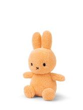 Cargar imagen en el visor de la galería, Miffy ECO Tiny Teddy - 23 cm - 9 Soft Orange
