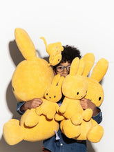Cargar imagen en el visor de la galería, Miffy Corduroy Yellow 33 cm - 13&#39;&#39;
