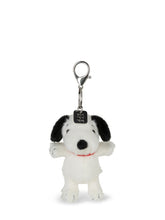 Cargar imagen en el visor de la galería, Lucky Snoopy Fuzzy Keychain Cream - 10 cm - 4
