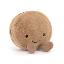Cargar imagen en el visor de la galería, Macaron de chocolate   / Amuseables Mona Macaron Jellycat 12x10x5 cm
