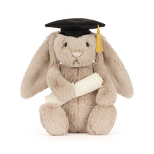 Cargar imagen en el visor de la galería, Conejo graduado / Bashful Bunny Graduation Outfit Jellycat 31x12x9 cm
