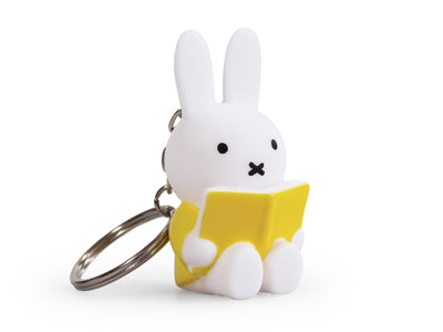 Miffy amarillo leyendo llavero 6 cm