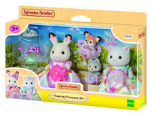 Cargar imagen en el visor de la galería, Princesas floreciendo  / Flowering Princesses Set Sylvanian Families
