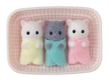 Cargar imagen en el visor de la galería, Gatos persa  /  Persian Cats Triplets Sylvanian Families
