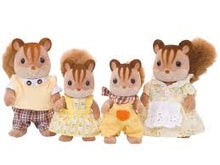 Cargar imagen en el visor de la galería, Familia ardillas /  Walnut Squirrel Family  Sylvanian Families
