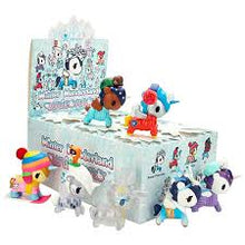 Cargar imagen en el visor de la galería, Unicornio WINTER WONDERLAND  Blind Box Tokidoki
