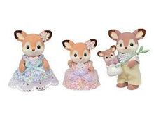Cargar imagen en el visor de la galería, Familia ciervos /  Deer Family  Sylvanian Families
