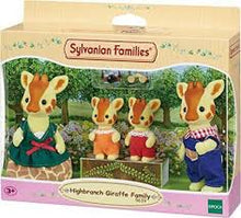 Cargar imagen en el visor de la galería, Familia jirafa  / Highbranch Giraffe Family  Sylvanian Families

