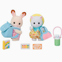 Cargar imagen en el visor de la galería, Guarderia amigos paseando  / Nursery Friends Walk Along  Duo Sylvanian Families
