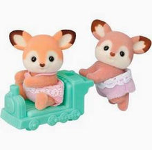 Cargar imagen en el visor de la galería, Ciervos gemelos   /  Deer Twins Sylvanian Families
