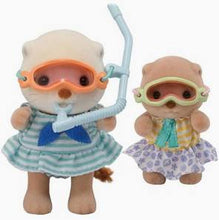 Cargar imagen en el visor de la galería, Hermanas nutrias buceando  / Sea Otter Sisters Splashy Snorkel Set  Sylvanian Families
